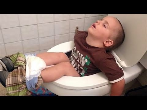 funny-babies-and-kids-who-are-falling-asleep-in-awkward-situations