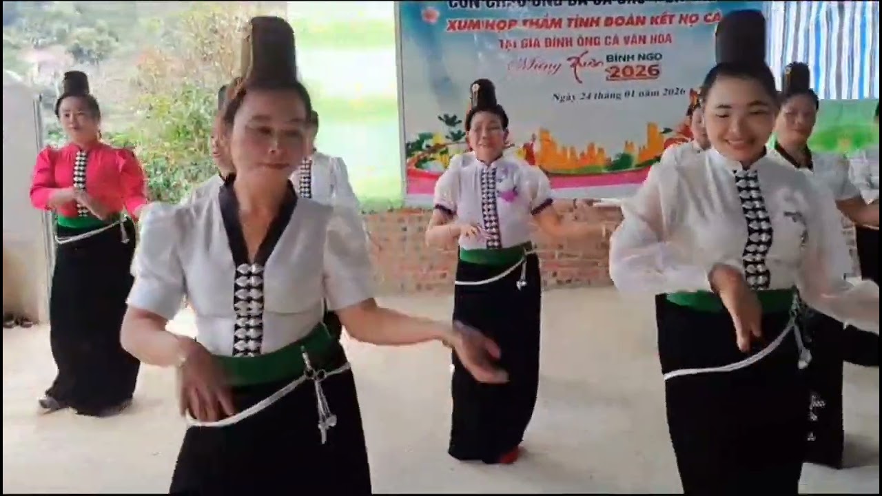 Buổi biẻu diễn văn nghệ đặc sắc vui ngày họp mặt đại gđ anh Hòa bản Nặm Chặm xã Chiềng An