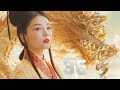 劉濤主演古裝武俠劇《虎嘯龍吟》EP35：熱情堅強的劉依依（劉濤 飾）行事獨立果斷，承襲家傳的一手廚藝獨步天下，開設食神居，人稱女食神。任千行對她百般追求。但依依深愛藏鋒，然而藏鋒只把她當朋友般看待