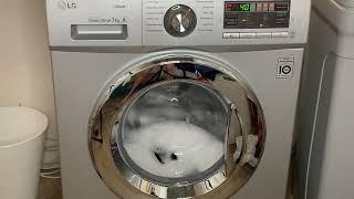 Стирка спортивной формы на стиральной машине LG (Деликатная холодная, 400об/мин)