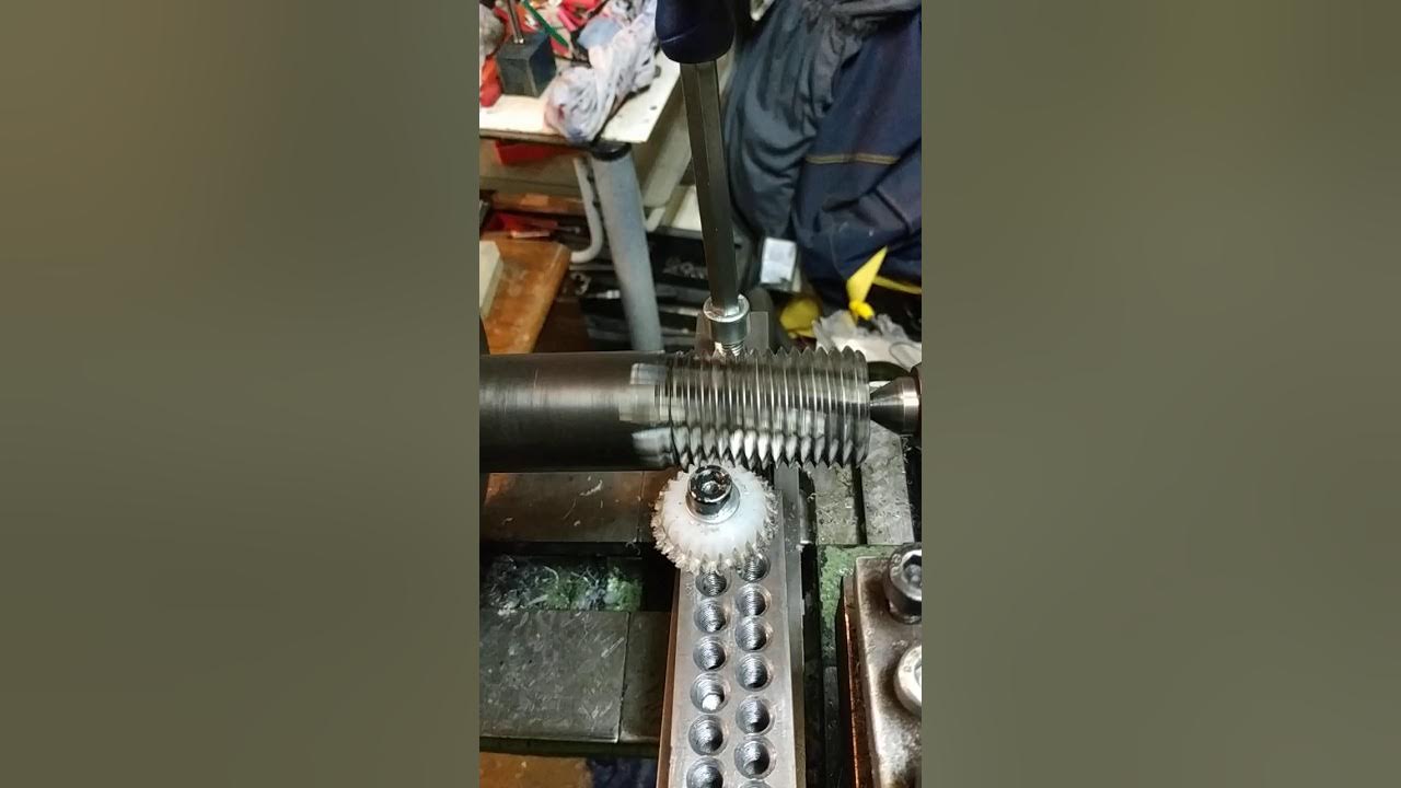 Cutting gears on a lathe YouTube