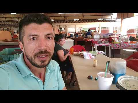 Comiendo en el Mercado de San Jeronimito, Petatlán, Guerrero.