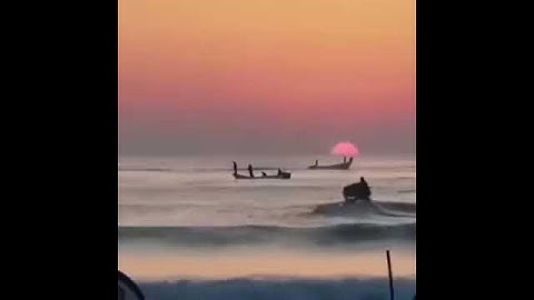 الله لطيف بعباده تلاوة خاشعه للقارئ خالد الجليل