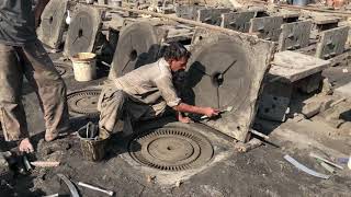 Making Sugarcane Machine's Wheel By Iron Casting || Mind Blowing Technique Of Sand Molding