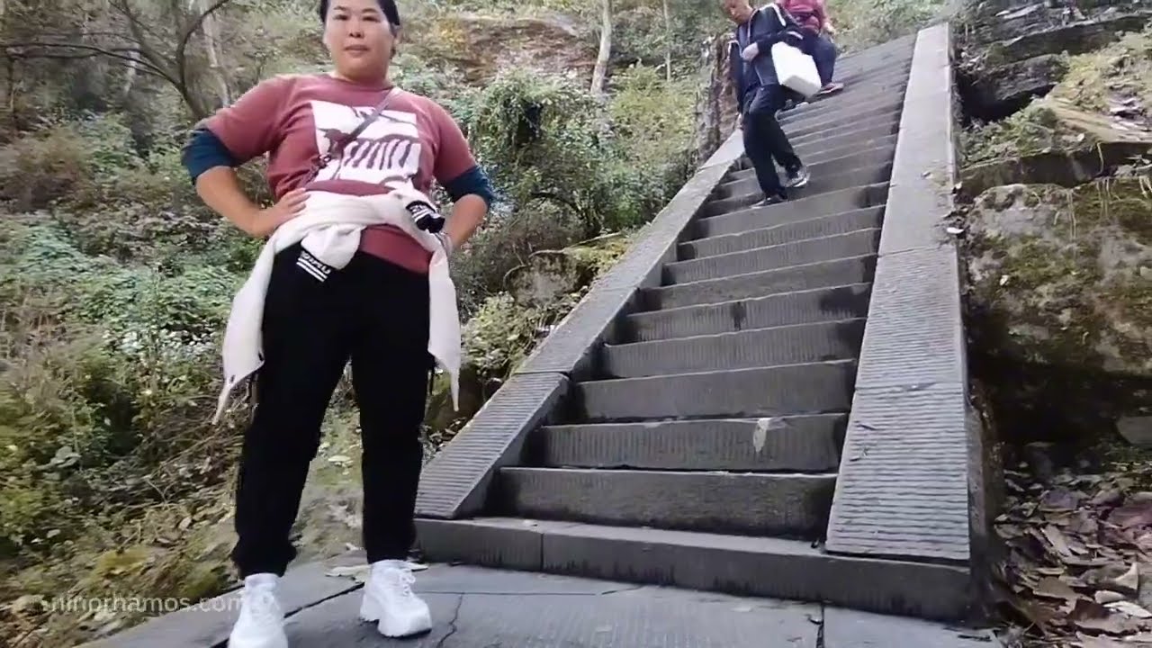Segundo vídeo da minha subida em Wudangshan, rumo ao pico mais alto, o Palácio Dourado (vídeo)