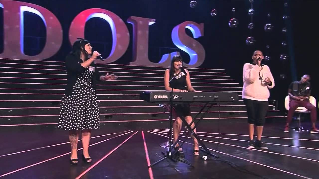Idols 10: Roxy, Chloe and London perform