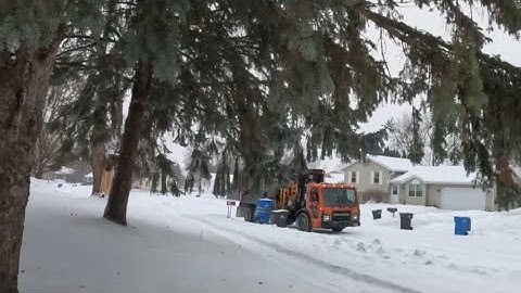 Pellitteri Mack LR Labrie Automizer in the snow