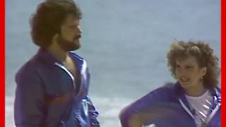 Video thumbnail of "Pimpinela | 1984 l Olvidame y pega la vuelta  (Rio de Janeiro)"