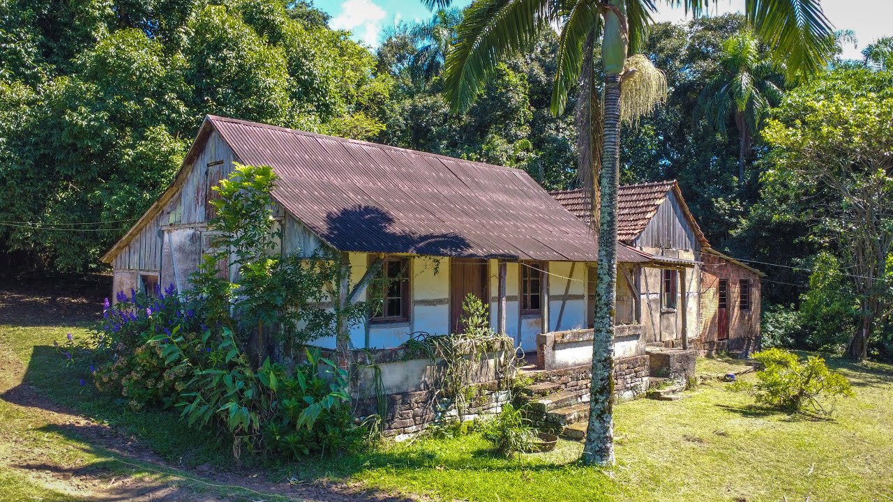 IMPRESSIONANTE TODOS OS MÓVEIS LINDOS QUE FICARAM NESTA CASA MESMO APÓS 11 ANOS ABANDONADA!