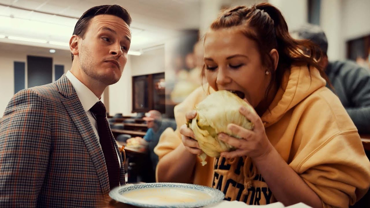 The Weirdest New College Tradition: Lettuce Eating Club - YouTube