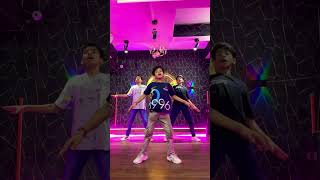 Sikdum #dance #youtubeshorts #viral #ytshorts #bollywood #trending #shortvideo #newsong #