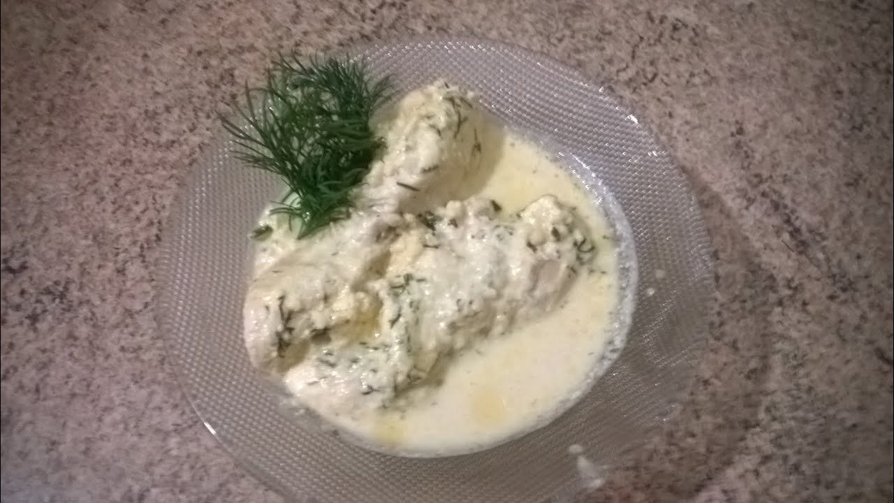 Курица в сметанном соусе в мультиварке. Курица в мультиварке редмонд. Курица в сметане с чесноком. Курочка в мультиварке со сметаной. Куриное филе в сметане в мультиварке.