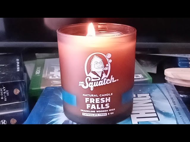 Dr Squatch Fresh Falls candle first light 