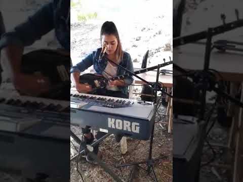 Hazal Karadon (Elektro Bağlama)