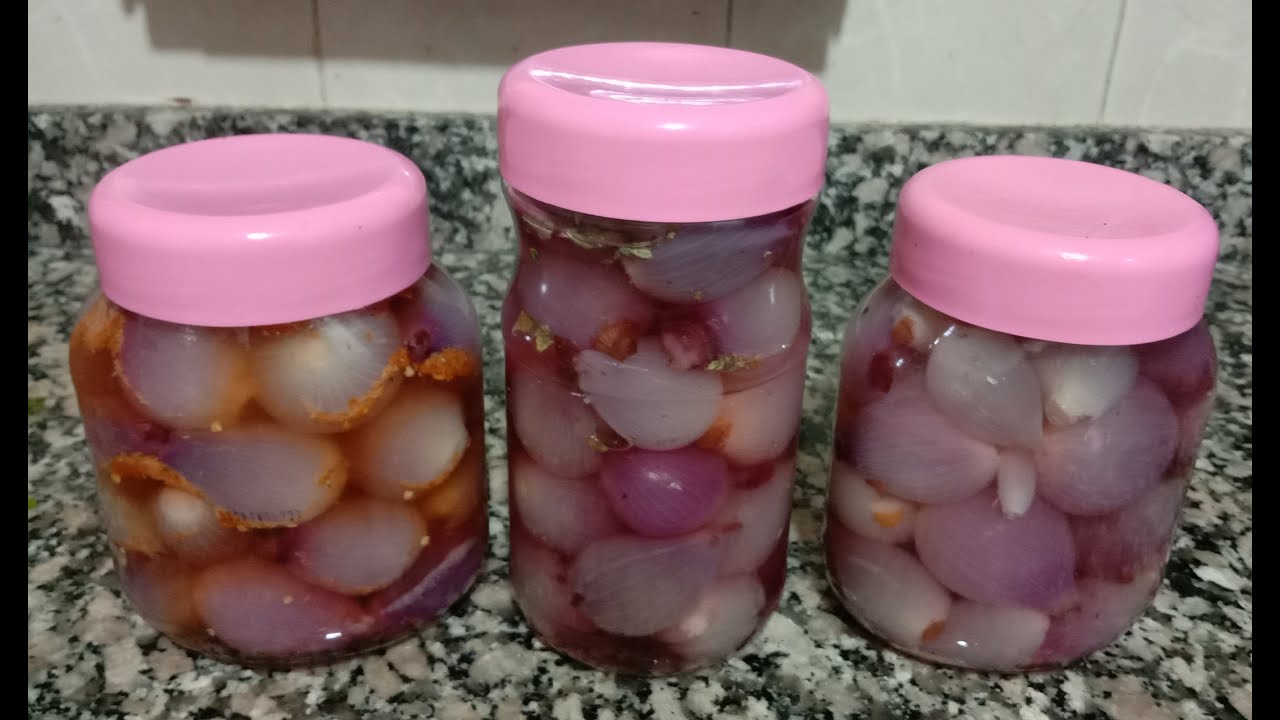 بصلة صغيرة مرقدة او مخللة مممم ياسلاااام