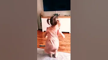 دم تك تك دم تك اجمل رقص طفلة 