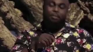 استمتع ب الايس كريم ورجيع من طيز العصفور