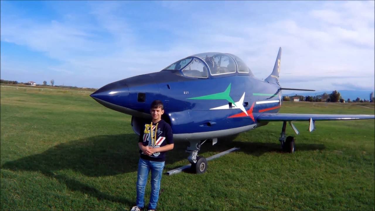 frecce-tricolori-g91pan-sull-aviosuperficie-del-sibari-fly-youtube