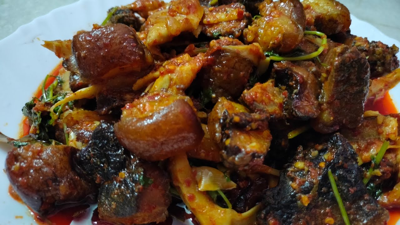 SMOKED PORK WITH FERMENTED BAMBOO SHOOT NAGA STYLE EASY RECIPE