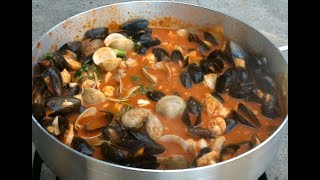 How I make Cioppino Italian Fish Stew! Clams, Mussels, Shrimp, Scallops, Fish!