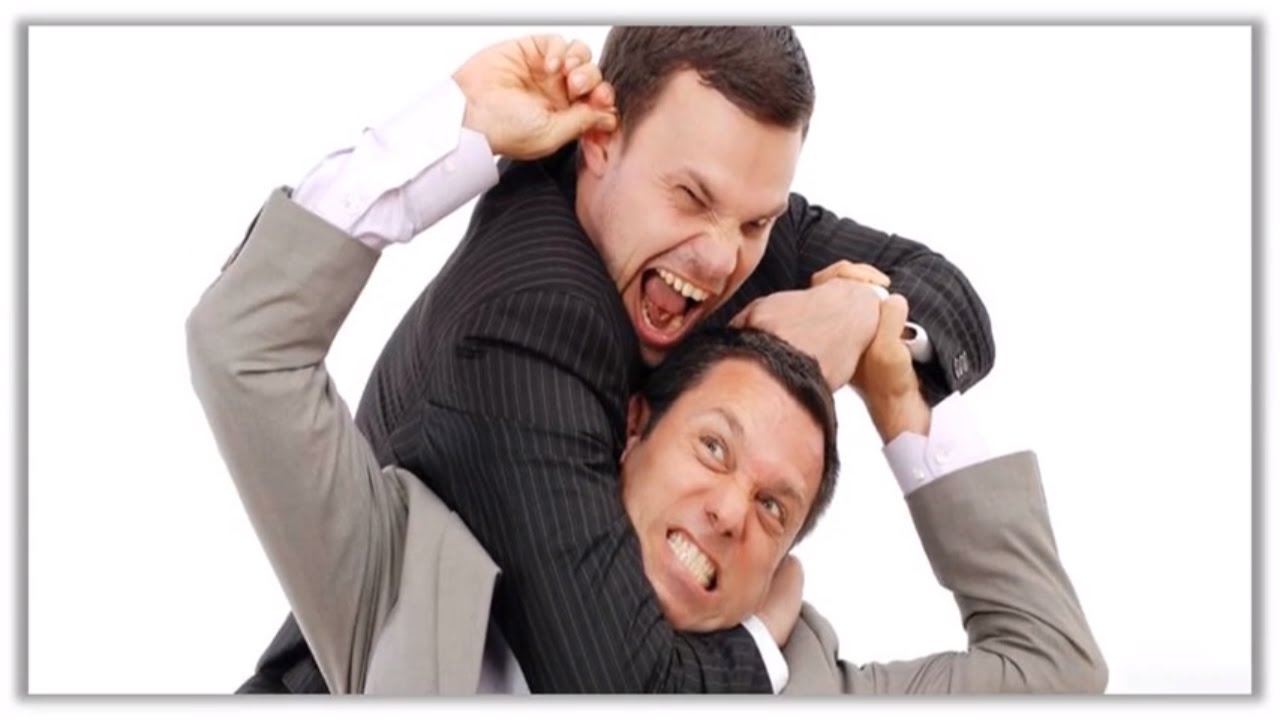 Глупо не общаться с человеком. Внутренняя дрожь в теле. Тремор рук причины. Общение в социальных сетях презентация. Почему при общении с человеком начинает трясти.