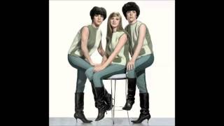 Video thumbnail of "The Shangri-Las - I Can Never Go Home Anymore ( Live ) 1965"