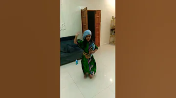 البنت المهريه تلبس جنبيه 
