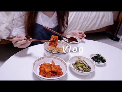 Video: Hvordan Man Laver En Varm Kylling Og Sesam Salat