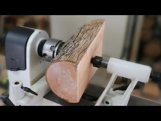 Turning a wooden hand line 