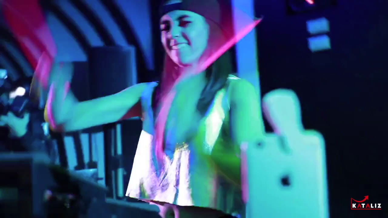 Mariana Bo (2019 - DJ Mag #44 / DJane Mag #6) Showcase | Kataliz AGENCY