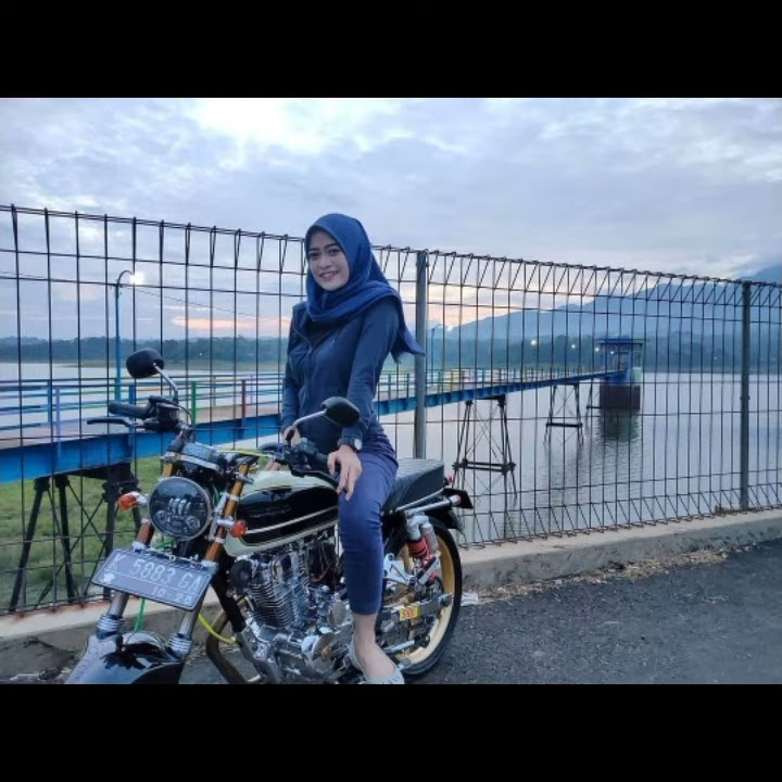 🔴NYEBE GA!! STORY WA CEWEK CANTIK PAKE CB HEDON #cbindonesia #herex #story #cbindonesia #herexjatim