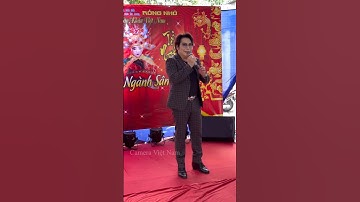 Nghệ sĩ Linh Tâm bước lên sân khấu giới thiệu buổi giỗ tổ tại nhà Nsut Kim Tiểu Long