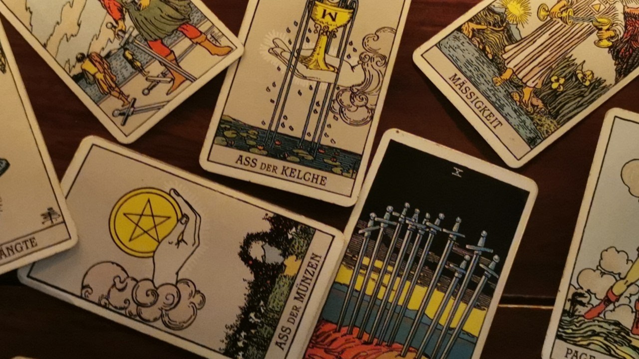 Herzensnachricht! Jemand schämt sich für dich und liebt dich zugleich!