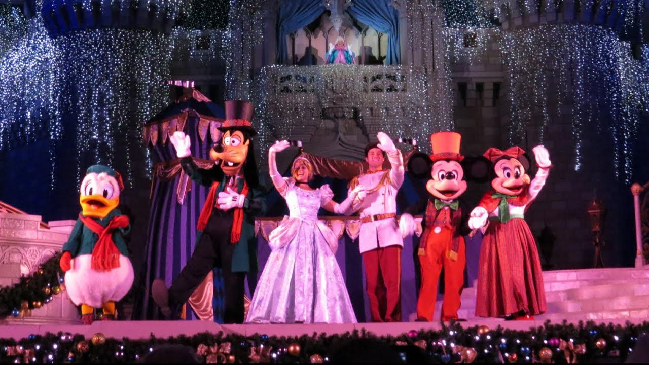 cinderella castle lighting at magic kingdom first 2013 watch a cinderella christmas