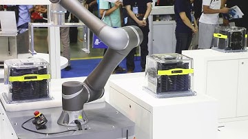 V3A018 TM Robot - TM Robot with GreenTrans AGV