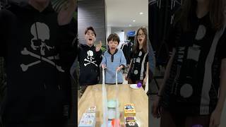 嬉しさのあまりに発狂する弟…お金がかかると強すぎる兄…😱