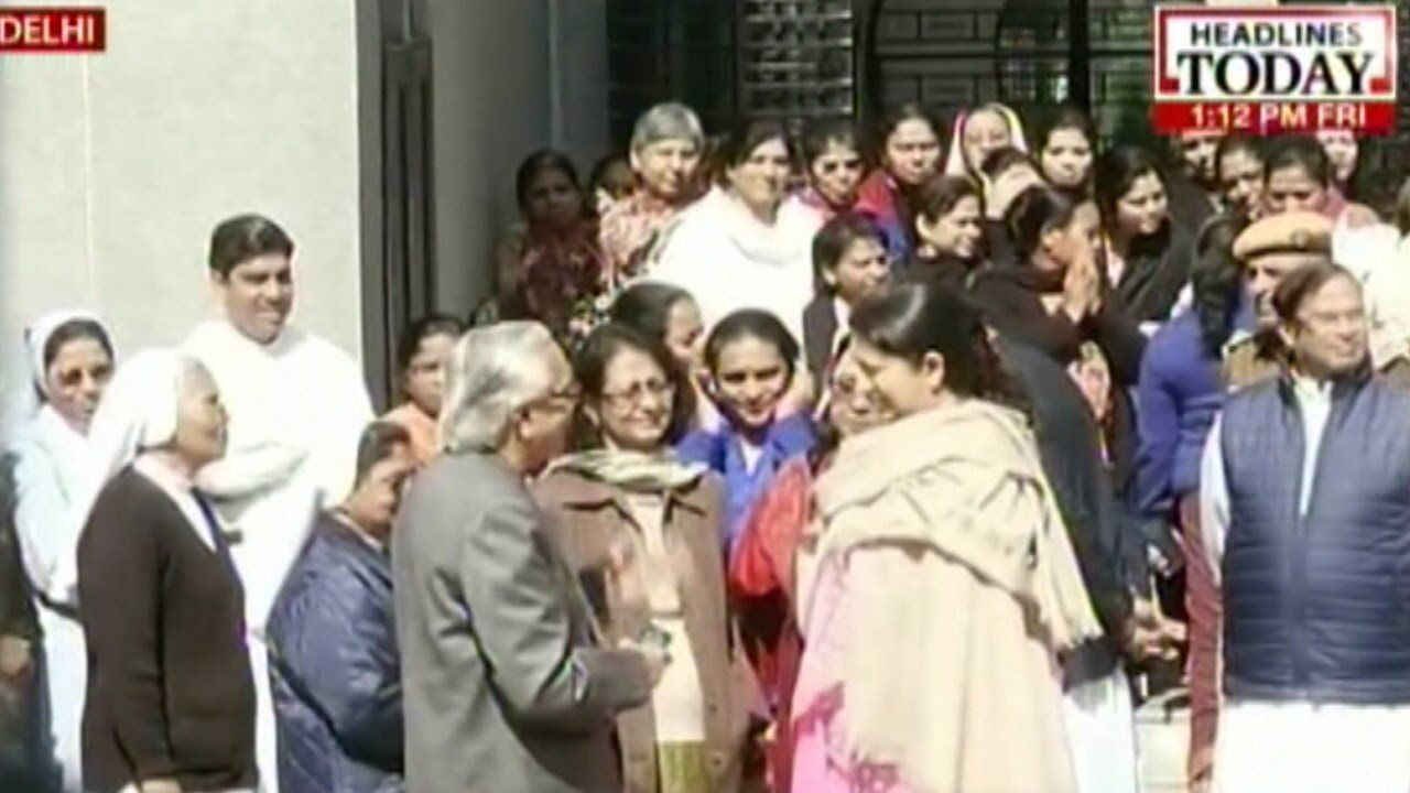 delhi-hrd-minister-visits-holy-child-auxilium-school-in-vasant-vihar