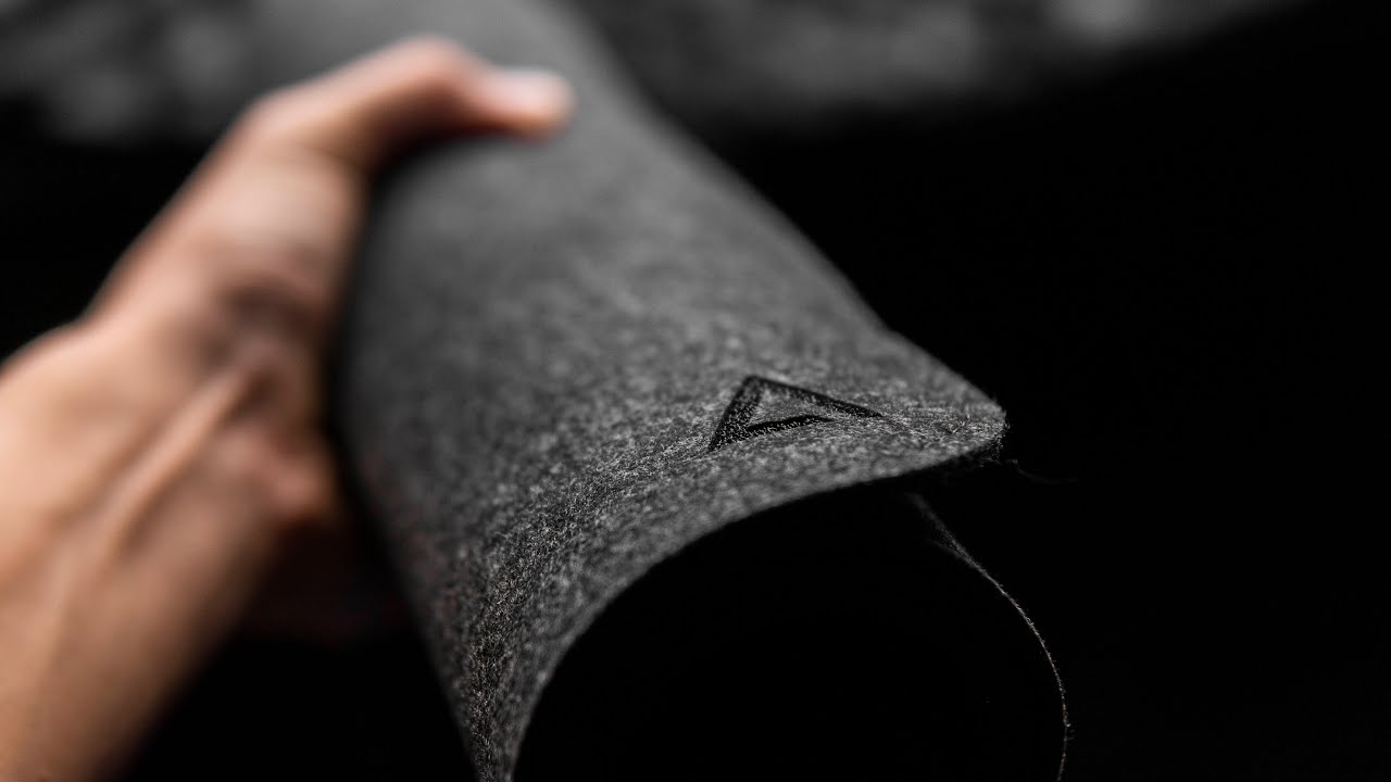 Minimalistic Desk Pad from Deltahub