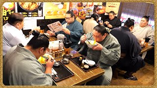 [Sumo wrestlers slurping noodles] 🍜Special thick tsukemen with everything, egg noodles