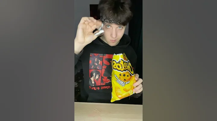 Life hack for eating chips without getting your hands dirty 😏🔥