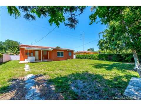 1070 NE 135th St, North Miami, FL home video tour