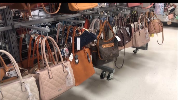 More Handbags Endcap Display at TJMaxx – Fixtures Close Up