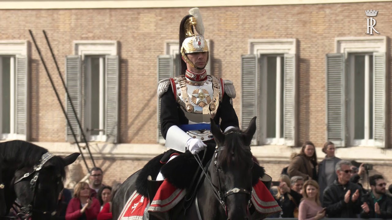 Cambio della Guardia solenne da parte del Reggimento Corazzieri