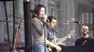 Edie Brickell & New Bohemians-The Wheel chords