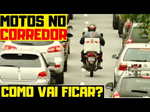 Vídeo: É ilegal andar de motocicleta entre carros?