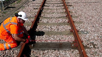 HOW TO check track gauge with the Hilti PD-E laser distance measurer