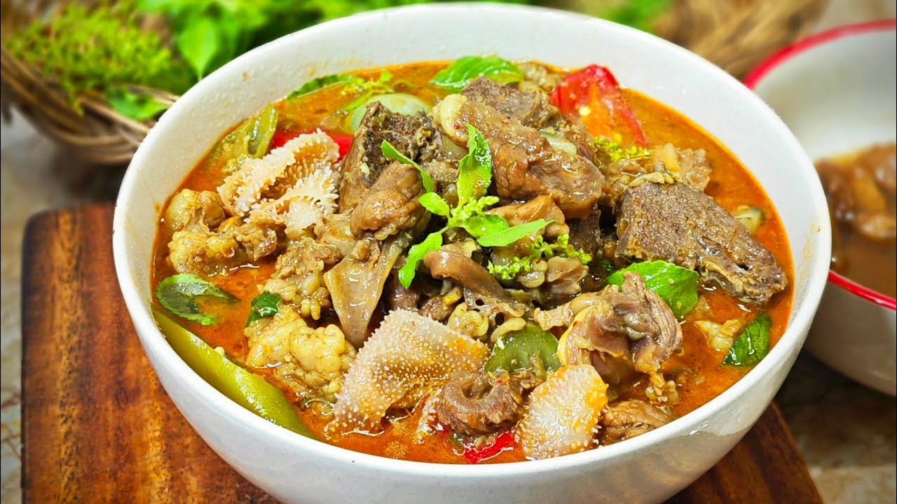 ម្ហូបខ្មែរគឺឆ្ងាញ់!"សម្លម្ជូរគ្រឿងសាច់គោ"ផុយ ឈ្ងុយគ្រឿងប្រហុកខ្មែរ khmer 🇰🇭 