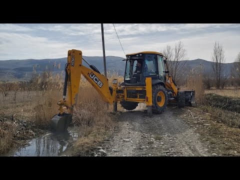 იაპონიის საელჩომ გორის მუნიციპალიტეტს სარწყავი წყლის არხების მოსაწესრიგებლად მძიმე ტექნიკა გადასცა
