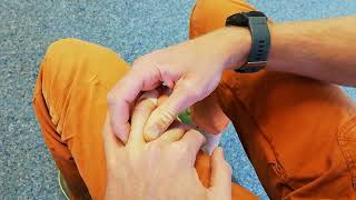 Traction of the Finger in Lose Pack Position