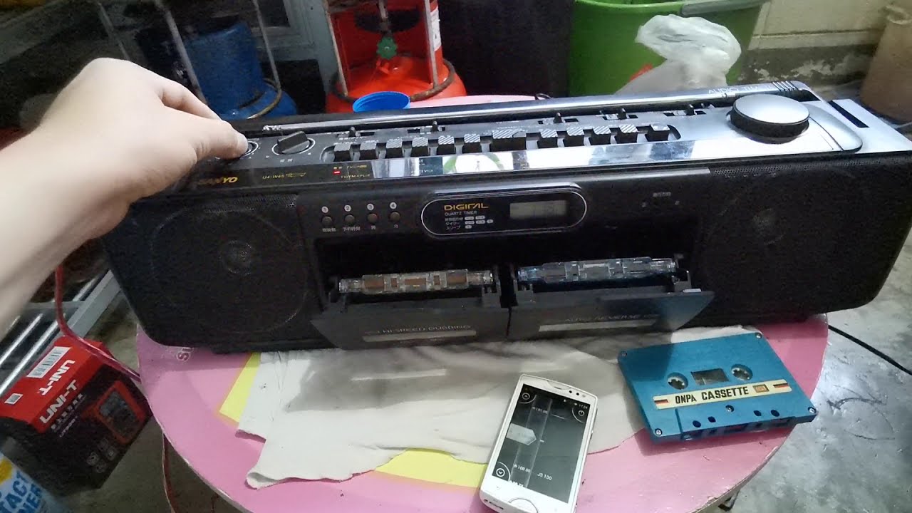 SANYO U4-W45 [JAPAN 100V] เครื่องเล่นเทป 2หลุม+วิทยุ+ Line in หูหิ้ว วินเทจ